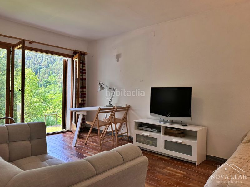 Foto a9806ebe-5075-444f-8275-56f51b7fbace. Xalet amb xemeneia calefacció aparcament a Planoles