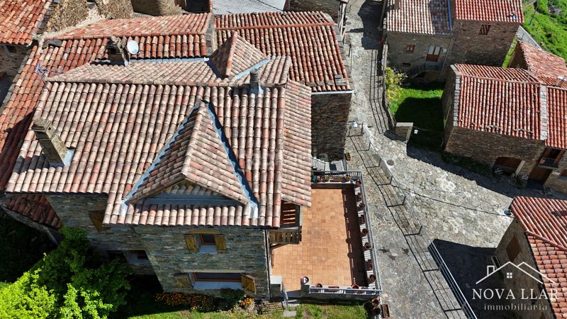 Foto 13a01616-5017-4028-843d-9720f460c486. Casa aparellada amb xemeneia calefacció aparcament a Vilallonga de Ter