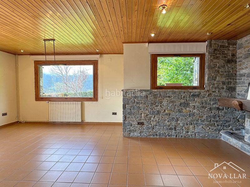 Foto 19f061d4-6901-4906-aa63-272a4912b24f. Casa aparellada amb xemeneia calefacció aparcament a Vilallonga de Ter