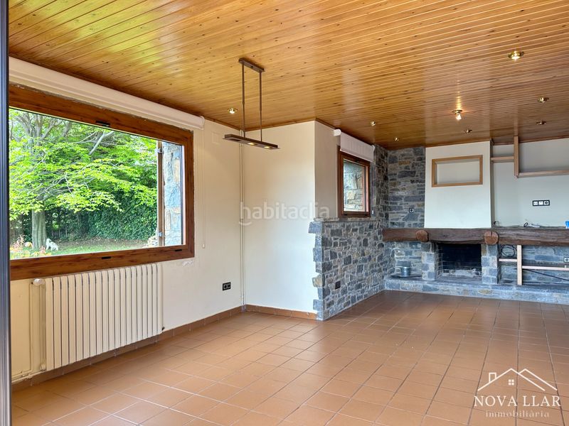Foto 85f26fbd-f75c-4466-ab50-8be7e1365fdd. Casa aparellada amb xemeneia calefacció aparcament a Vilallonga de Ter