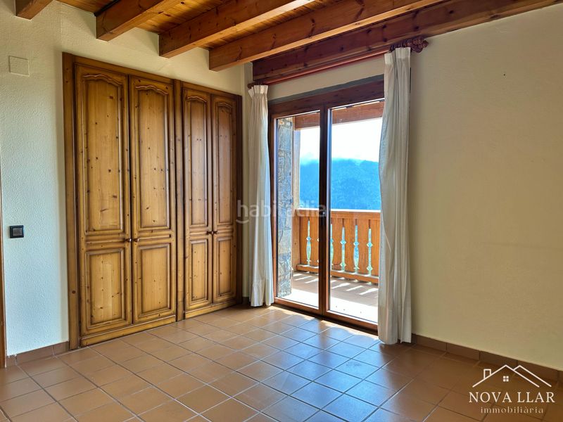 Foto c30901f2-6cd2-45f1-9f63-e4f90a14abe9. Casa aparellada amb xemeneia calefacció aparcament a Vilallonga de Ter