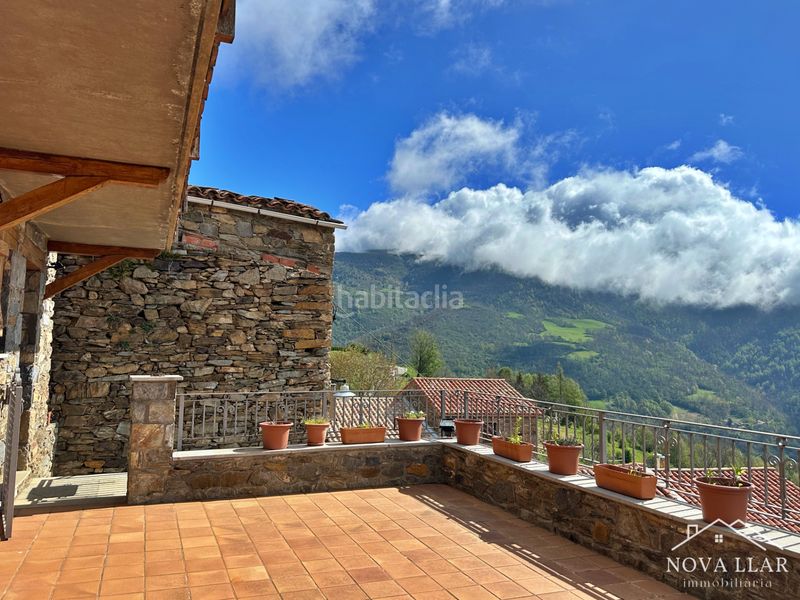 Foto f94e0912-1eb7-4a8d-a3b2-05d30f93e973. Casa aparellada amb xemeneia calefacció aparcament a Vilallonga de Ter