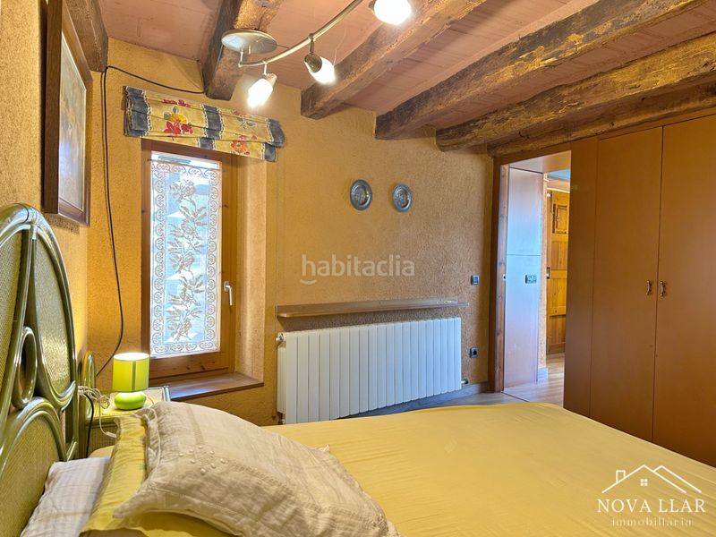 Foto aeb7979a-6f5b-4592-8087-92e8820b7efe. Casale con camino riscaldamento parcheggio in Llosses (Les)