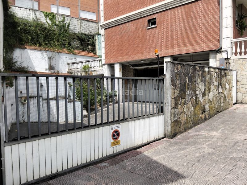 Foto fd54d7d7-dbb9-4cf5-a877-16817d8aab89. Aparcament cotxe a Cruces Barakaldo