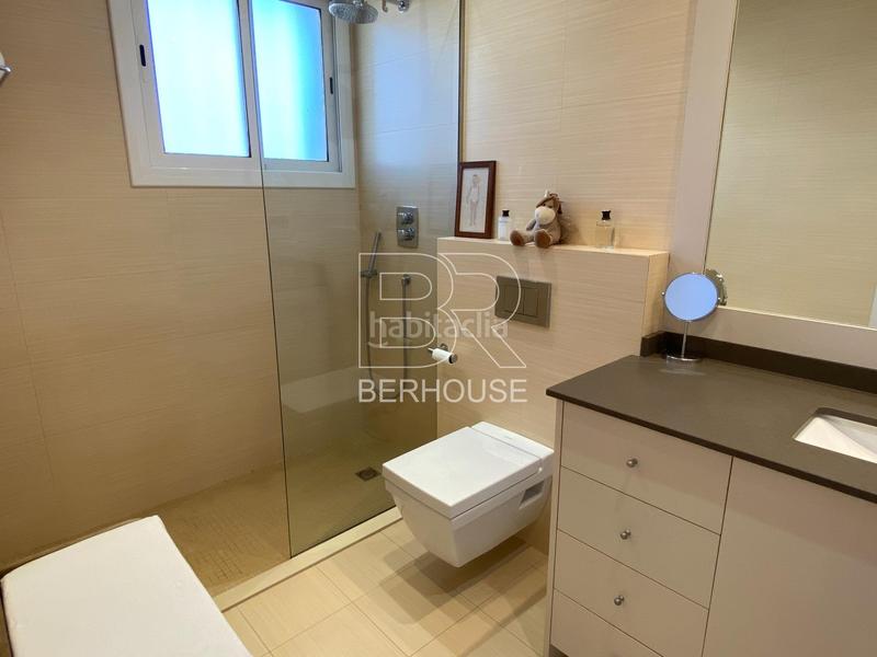 Foto 28e3b2d1-fae2-4a40-9bbb-55760370299b. Chalet con riscaldamento parcheggio piscina in Califòrnia-Santa Madrona Masnou (El)