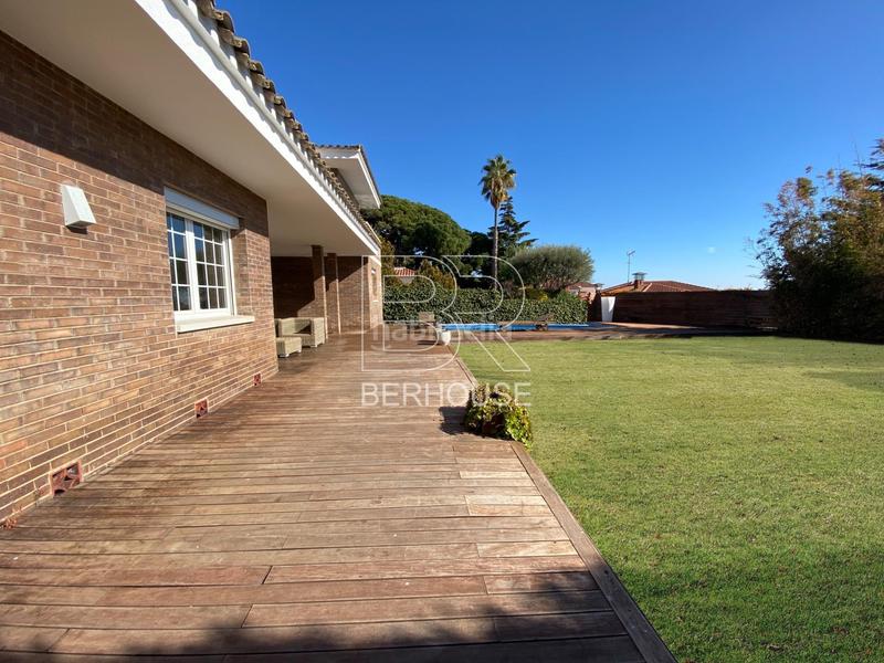Foto 4490b23c-289d-44c1-b8d9-cd54e8c46ac8. Chalet con riscaldamento parcheggio piscina in Califòrnia-Santa Madrona Masnou (El)