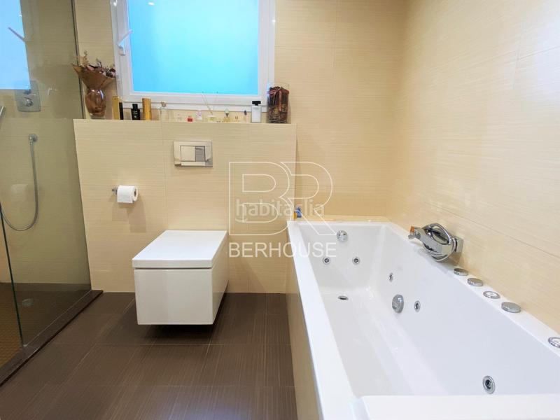 Foto b4781d17-b99c-4fd5-995d-6b37153ef775. Chalet con riscaldamento parcheggio piscina in Califòrnia-Santa Madrona Masnou (El)