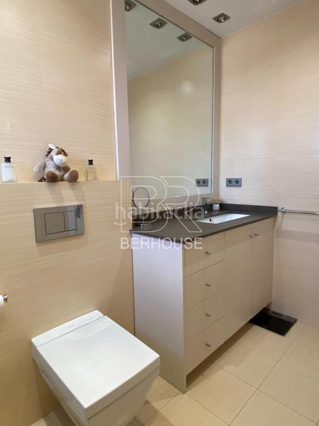 Foto b5b730c2-011e-4d97-a4a3-a33d83282053. Chalet con riscaldamento parcheggio piscina in Califòrnia-Santa Madrona Masnou (El)