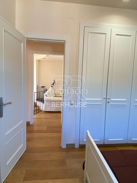 Foto b652ff7c-5df7-4ac0-a919-a4227ff51f71. Chalet con riscaldamento parcheggio piscina in Califòrnia-Santa Madrona Masnou (El)