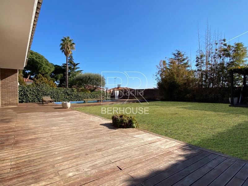 Foto bbdff673-1f68-4a12-ba04-25f3d7dd4f7b. Chalet con riscaldamento parcheggio piscina in Califòrnia-Santa Madrona Masnou (El)