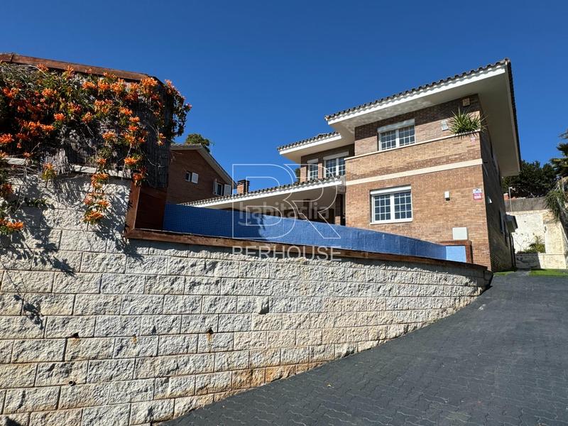 Foto cecc5176-7ebc-4340-b993-5099948d9a9e. Chalet con riscaldamento parcheggio piscina in Califòrnia-Santa Madrona Masnou (El)