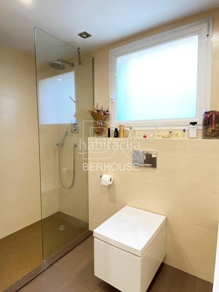 Foto d9b6bbb3-84e5-4274-9013-56dd08798ebc. Chalet con riscaldamento parcheggio piscina in Califòrnia-Santa Madrona Masnou (El)