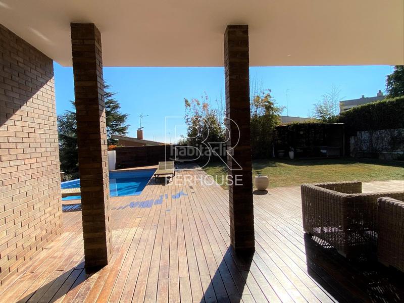 Foto e03fc4b3-b86d-42ca-ae02-a33442f3c1a4. Chalet con riscaldamento parcheggio piscina in Califòrnia-Santa Madrona Masnou (El)
