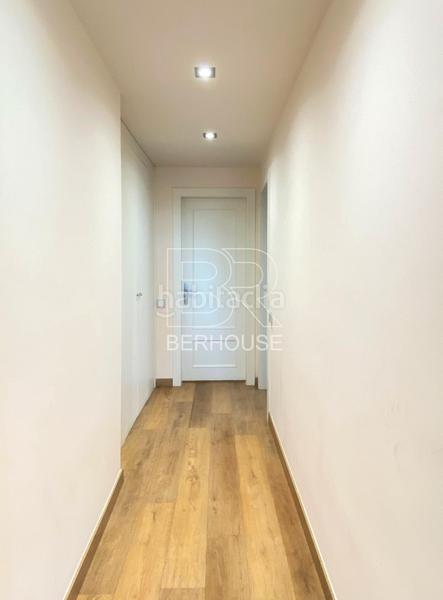 Foto f2dad1f7-d19d-4b86-8793-bdc6144f308b. Chalet con riscaldamento parcheggio piscina in Califòrnia-Santa Madrona Masnou (El)