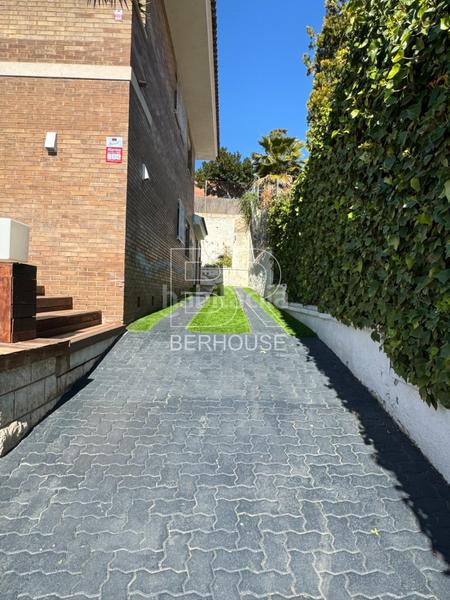 Foto fb83bbed-57d8-4213-b42f-bab553989536. Chalet con riscaldamento parcheggio piscina in Califòrnia-Santa Madrona Masnou (El)