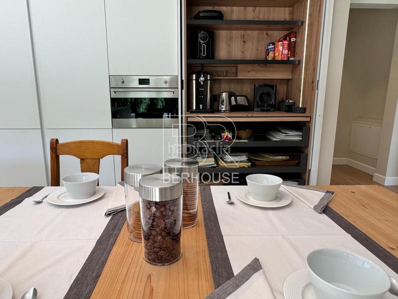 Foto 0fe906e1-b80d-4fae-b5aa-f30a7956de2b. Chalet casa chalet independiente centro con gran jardín y piscina en Tiana