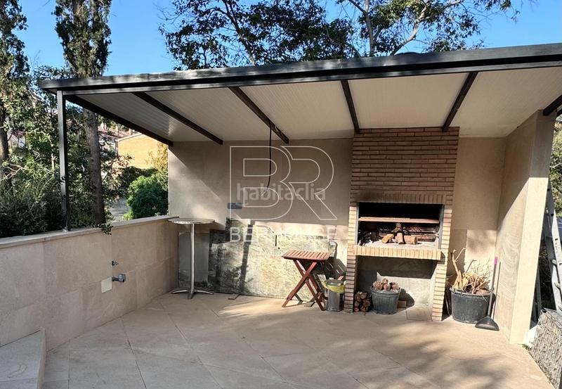 Foto 4f19ab7a-442b-46cc-91df-4d370fb91421. Chalet casa chalet independiente centro con gran jardín y piscina en Tiana