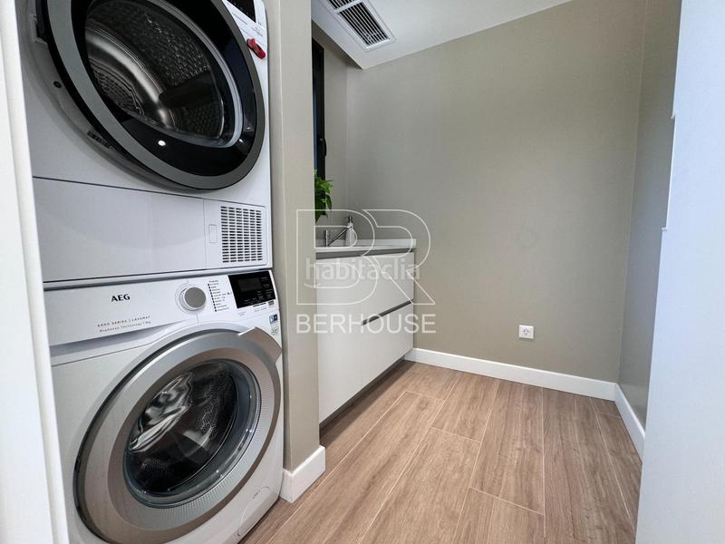 Foto 65b63502-b606-47ab-bd5c-08af3c866f47. Chalet casa chalet independiente centro con gran jardín y piscina en Tiana