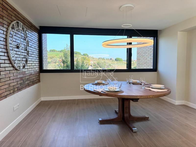 Foto 938527af-f331-43d5-813b-208483860ccb. Chalet casa chalet independiente centro con gran jardín y piscina en Tiana