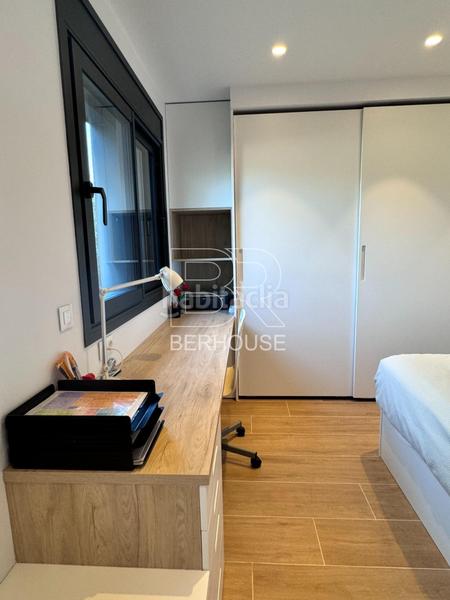 Foto c670c581-5931-4935-ab1a-6924f835daf8. Chalet casa chalet independiente centro con gran jardín y piscina en Tiana