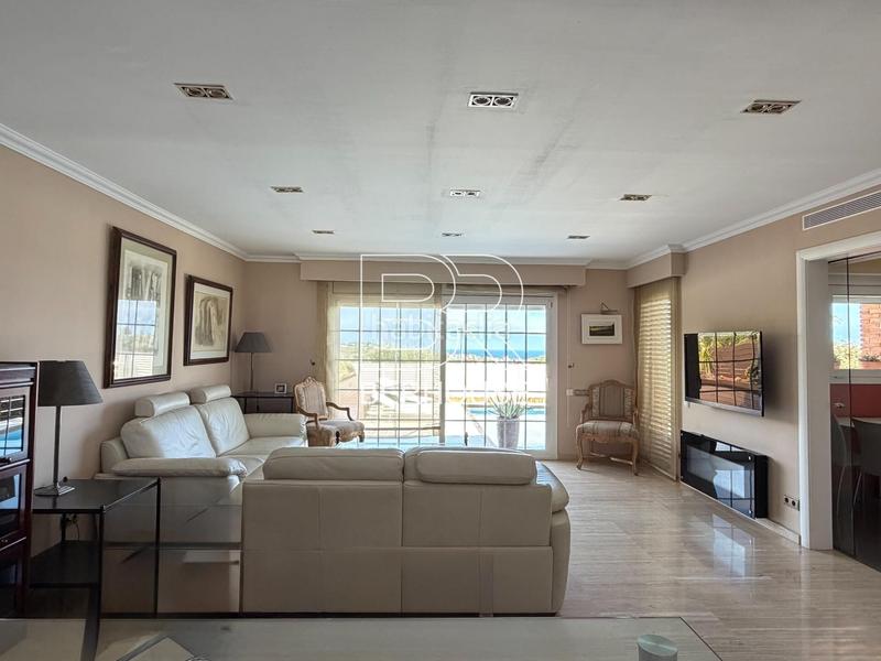 Foto 9d36119f-5911-4a8c-8aba-00d9a98881db. Haus mit heizung parking pool in Teià