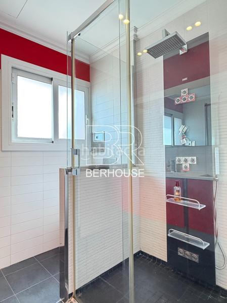 Foto d3bb7fb6-c09e-4dcd-b517-ed93316cdd87. Haus mit heizung parking pool in Teià