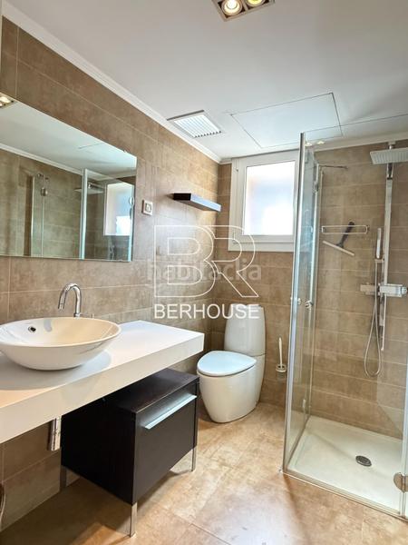 Foto a17164dd-9189-40da-8af5-9c77ddb693ed. Casa amb calefacció aparcament piscina a Teià
