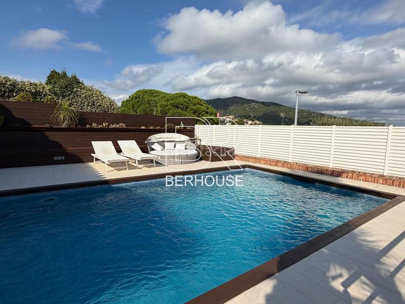 Foto aa55577a-8888-4d9a-9686-469f646d4a5c. Casa amb calefacció aparcament piscina a Teià