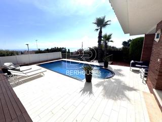 Casa in Teià. Casa con piscina privada y espectaculares vistas al mar