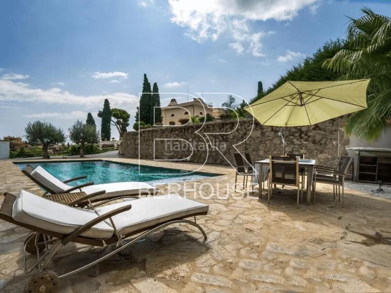 Foto b1ef89f2-296a-4049-86b6-99ce4edd620e. Xalet amb aparcament a Tiana