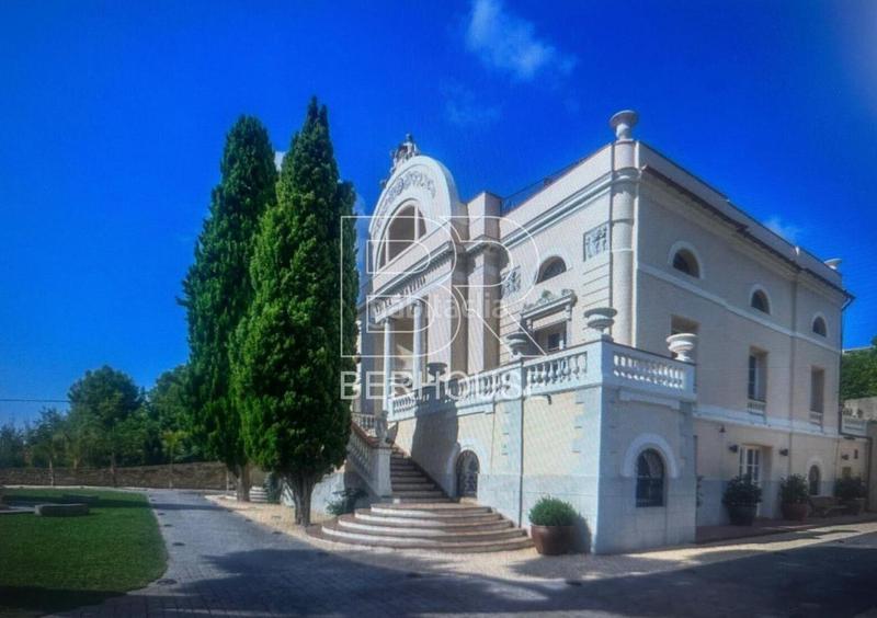 Foto e0f4c198-7d29-4311-b1bd-f9f411bee96a. Xalet amb aparcament a Tiana