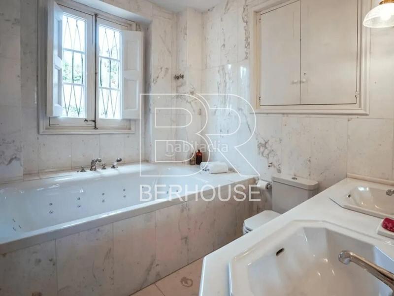 Foto f0b3b5b7-8ef5-4064-aaf1-698a93f88467. Xalet amb aparcament a Tiana