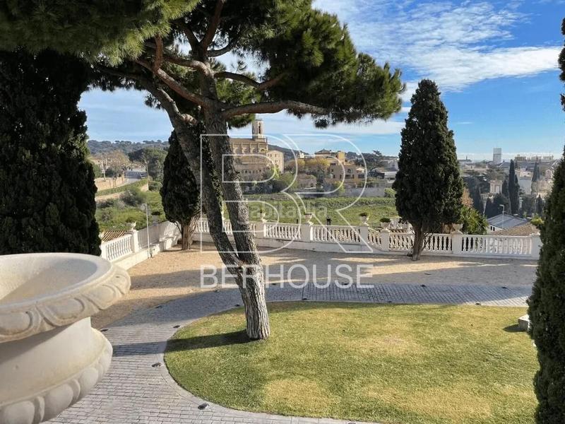 Foto f29bf7e3-0687-4b22-83c0-cc79ce10c100. Xalet amb aparcament a Tiana