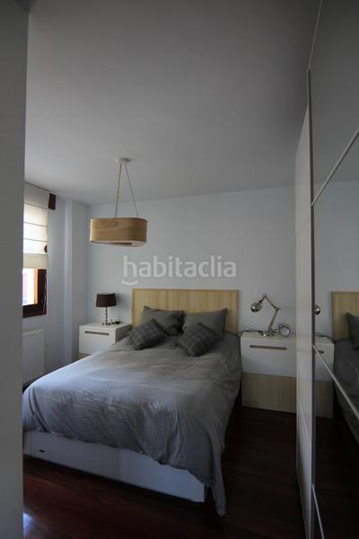 Foto b241b282-3507-4551-a069-5698280e0642. Duplex con riscaldamento in Centro Barakaldo