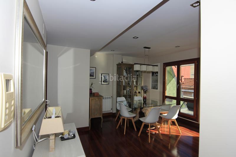 Foto f9722945-5a0f-4434-8097-87e43ab8ff77. Duplex con riscaldamento in Centro Barakaldo