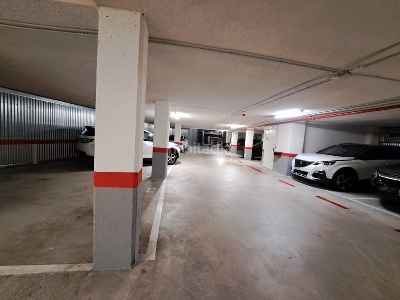 Foto ba3c66ba-d2d7-4f19-8fbe-a774adbc33ce. Location parking voiture dans Centro Portugalete