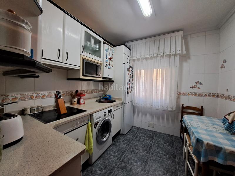 Foto 3d4b24b0-57e8-4a22-b5b7-7b5f54dce1b9. Flat with heating in Azeta - Abatxolo Portugalete