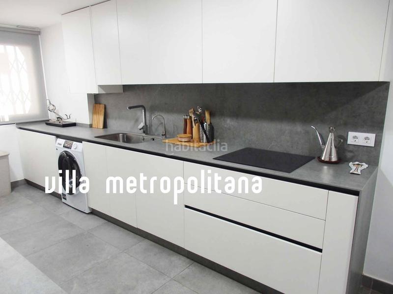 Foto 411b6962-013e-40a0-adc7-a8ed02f0c6fa. Piso vivienda con clase y dos plazas de garaje en Benetússer
