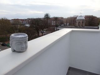 Dachwohnung in Plaça suecia 2. Atico de obra nueva con garaje y trastero