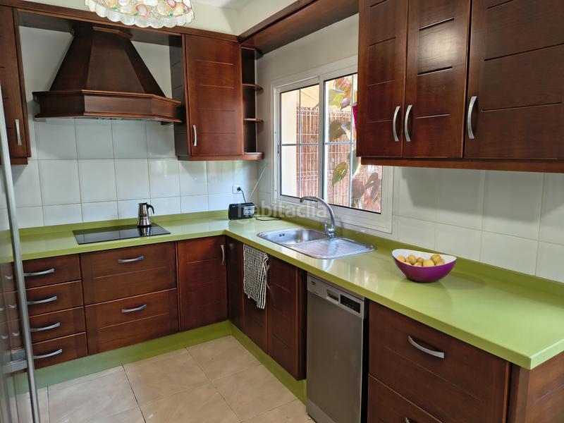 Foto 6e2e851c-9491-4362-ac65-ca374606de48. Alquiler casa pareada se alquila exclusivo chalet pareado con jardín y piscina comunitaria en La Quinta – en Santa Úrsula