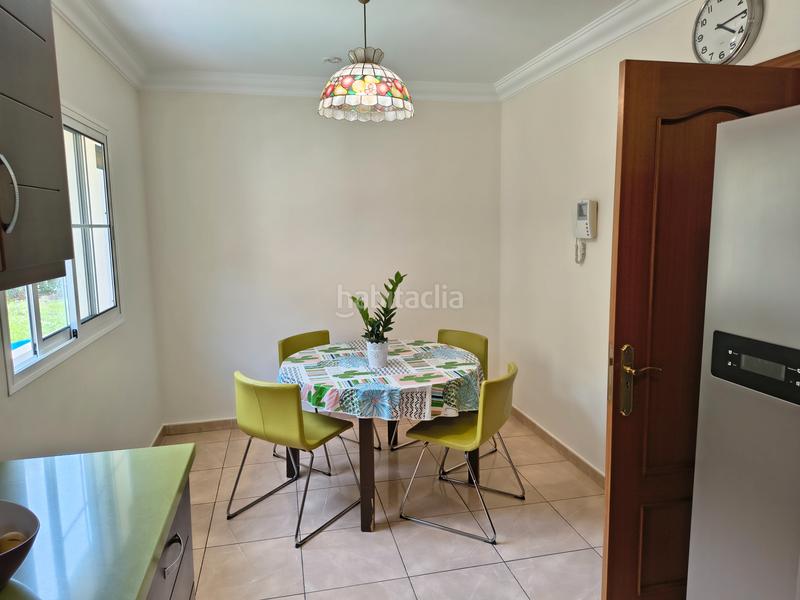 Foto 7a79b0dd-616c-4be5-9182-8fc03b4580a1. Alquiler casa pareada se alquila exclusivo chalet pareado con jardín y piscina comunitaria en La Quinta – en Santa Úrsula