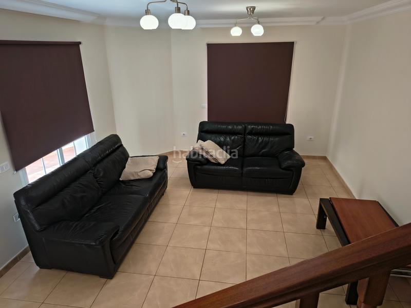Foto 8f0ff87b-7fd3-49ed-9f20-25a06122e987. Alquiler casa pareada se alquila exclusivo chalet pareado con jardín y piscina comunitaria en La Quinta – en Santa Úrsula