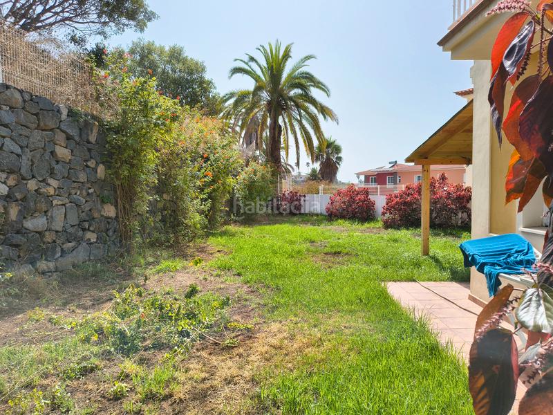 Foto cb13b4c5-b355-44fd-83b6-2b37765bfb9c. Alquiler casa pareada se alquila exclusivo chalet pareado con jardín y piscina comunitaria en La Quinta – en Santa Úrsula