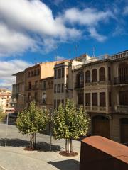 Casa aparellada a Tarazona. Edificio para rehabilitar en  la catedral de tarazona