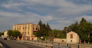 Casa en Tarazona. Gran casa familiar con jardn, piscina y opcin de negocio turs