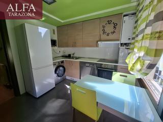 Pis a Tarazona. Piso con dos dormitorios disponible para vivir