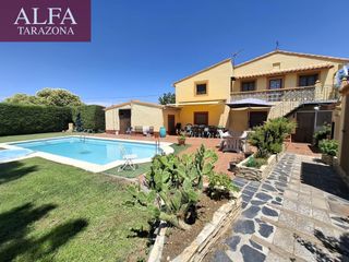 Casale in Tarazona. Finca rústica con vivienda en zona muy cerca del casco urbano