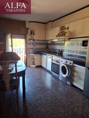 Casa en Tarazona. Casa con jardín en zona céntrica