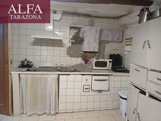 Maison à Tarazona. Casa con dos pisos independientes