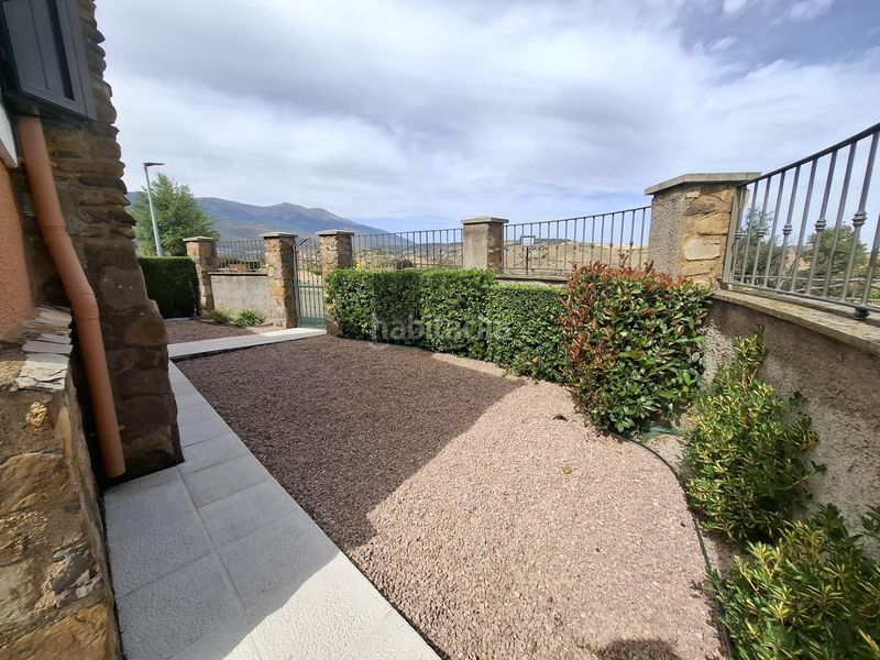 Foto 1203747d-65fa-4ae1-9623-8f6e06654400. Casa amb piscina a Añón de Moncayo